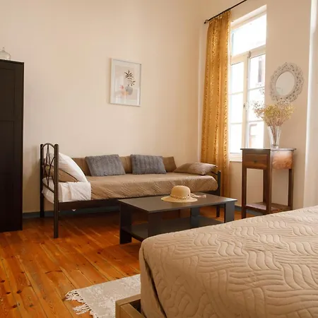 With Terrace In Heart Of Old Town Of Chania *