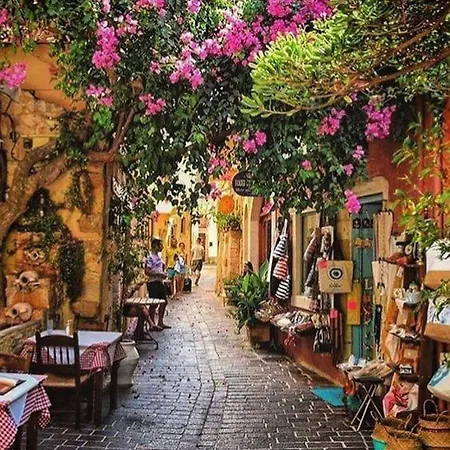 With Terrace In Heart Of Old Town Of Chania Daire Hanya
