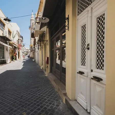 With Terrace In Heart Of Old Town Of Chania *